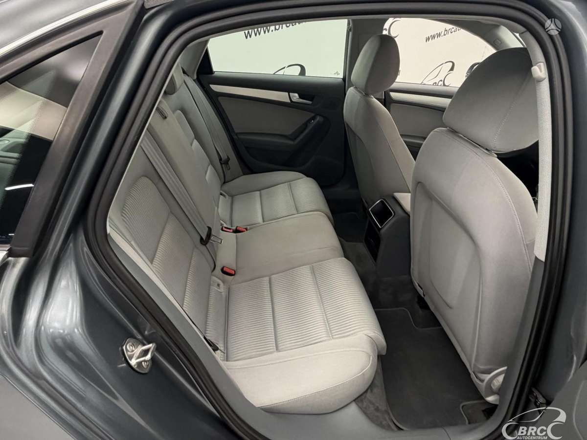 Audi A4, 2.0 l., Седан