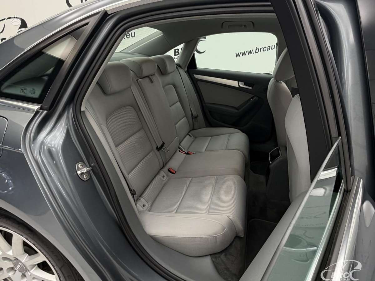Audi A4, 2.0 l., Седан