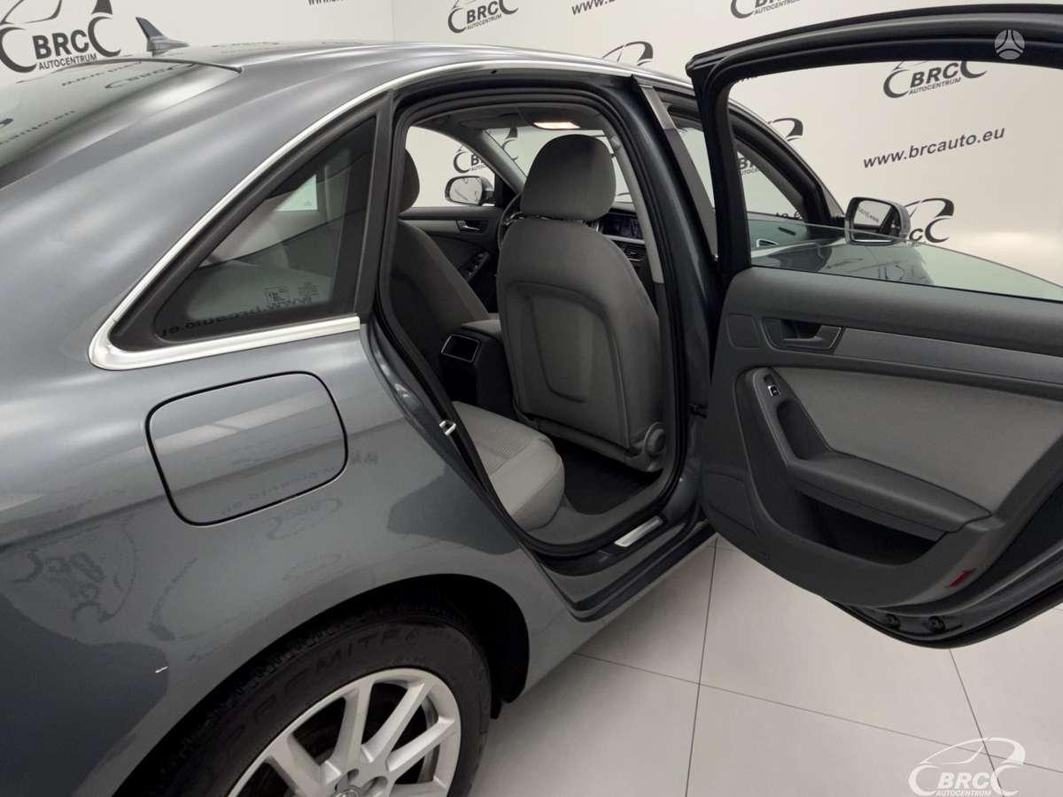 Audi A4, 2.0 l., Седан