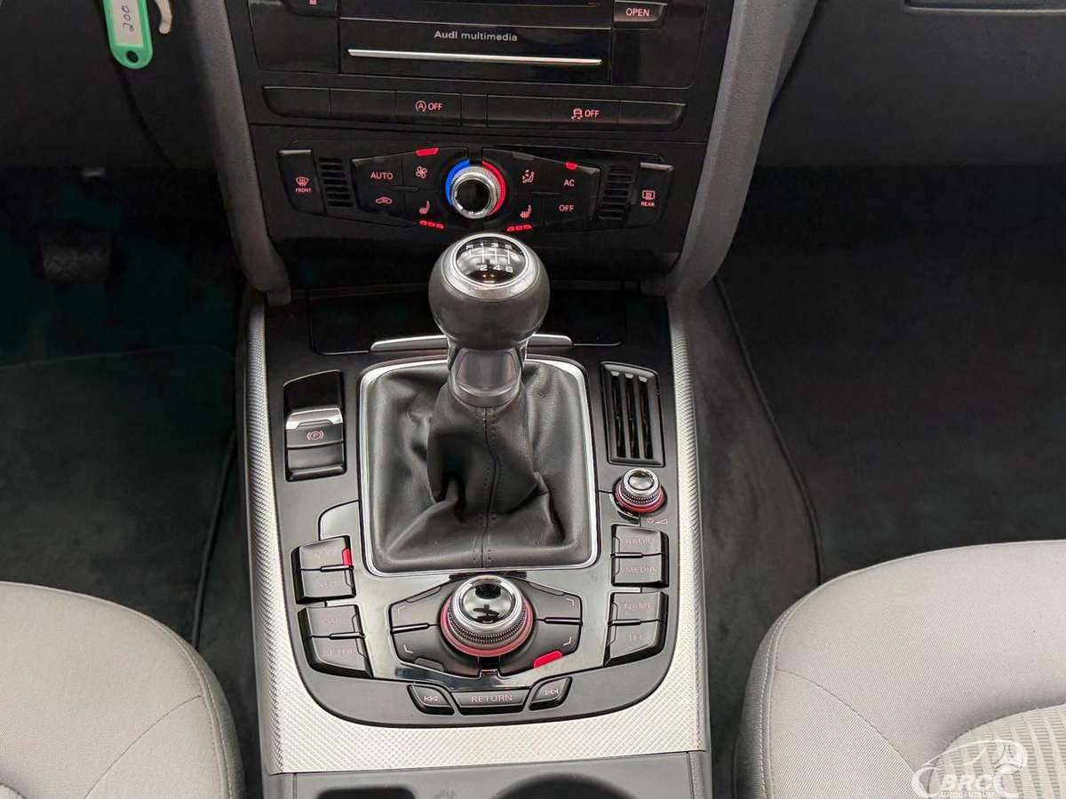 Audi A4, 2.0 l., Седан