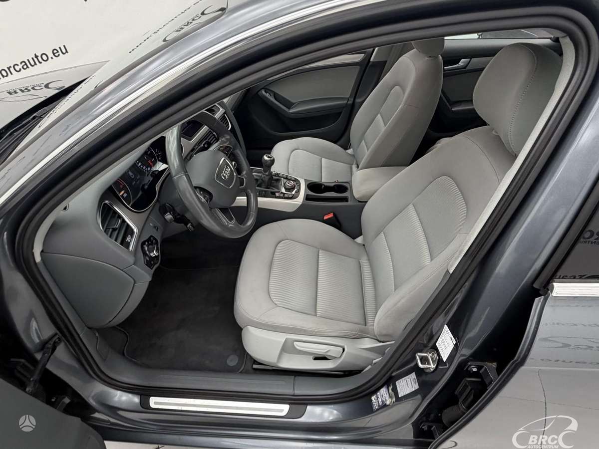 Audi A4, 2.0 l., Седан
