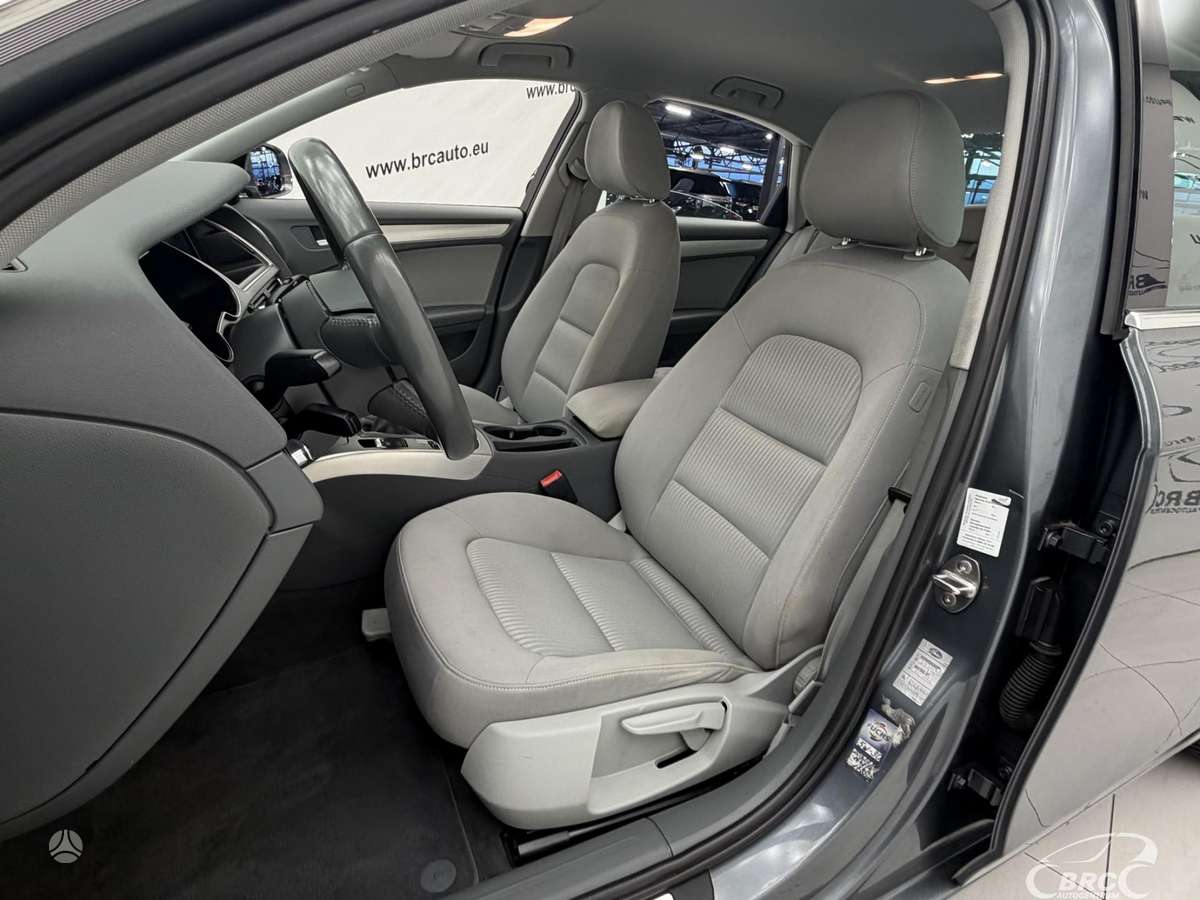 Audi A4, 2.0 l., Седан