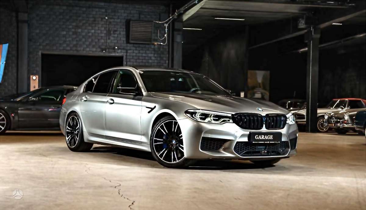 BMW M5, 4.4 l., Седан