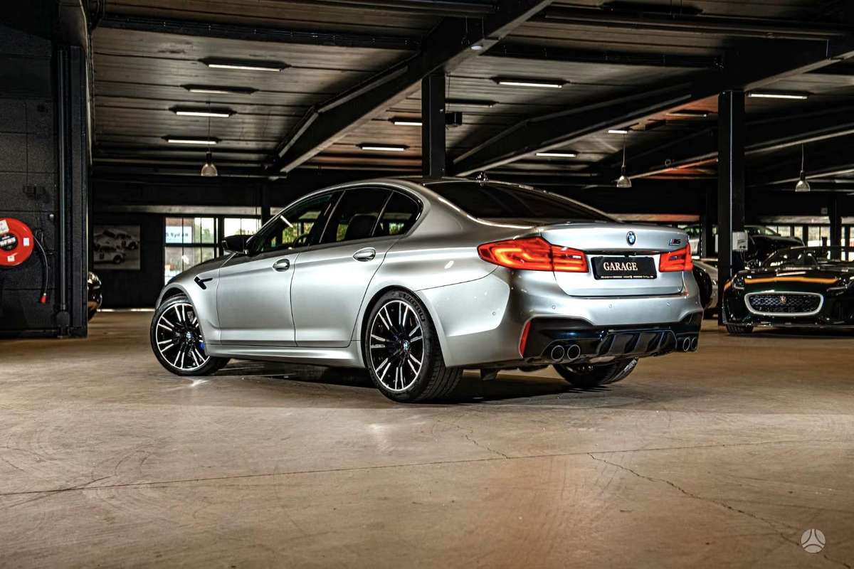 BMW M5, 4.4 l., Седан