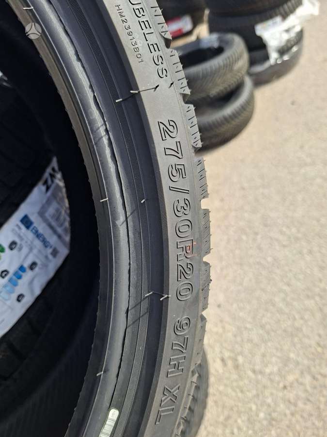 Zmax, žieminės 275/30 R20