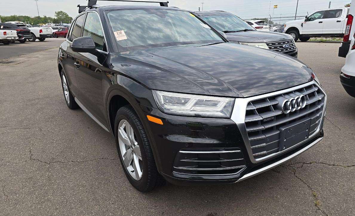 Audi Q5, 2.0 l., Внедорожник / Кроссовер