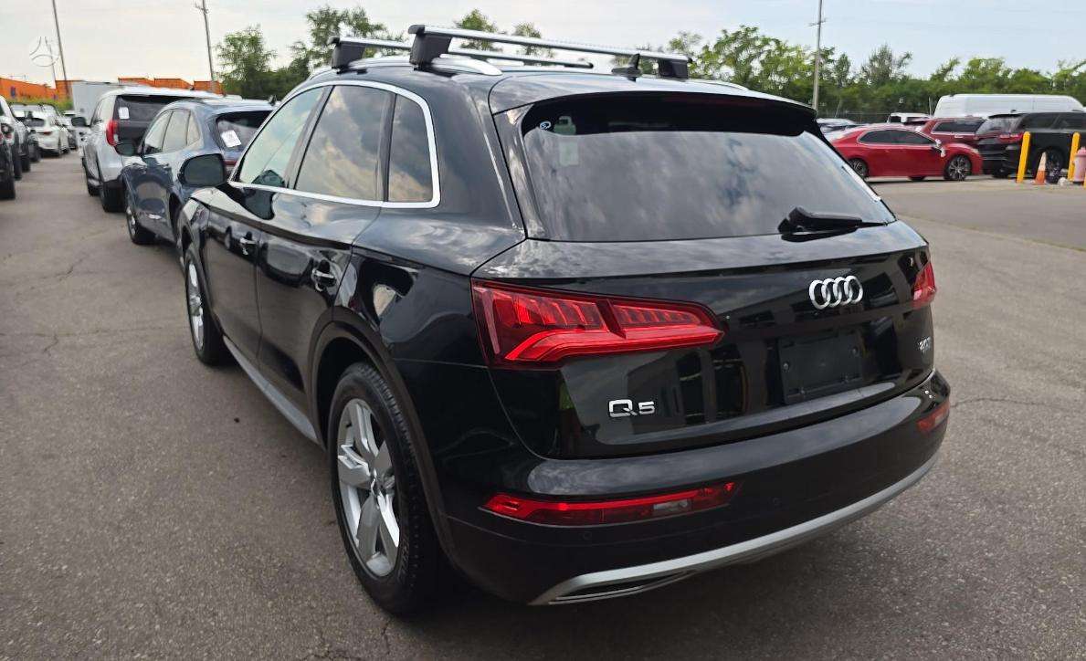 Audi Q5, 2.0 l., Внедорожник / Кроссовер
