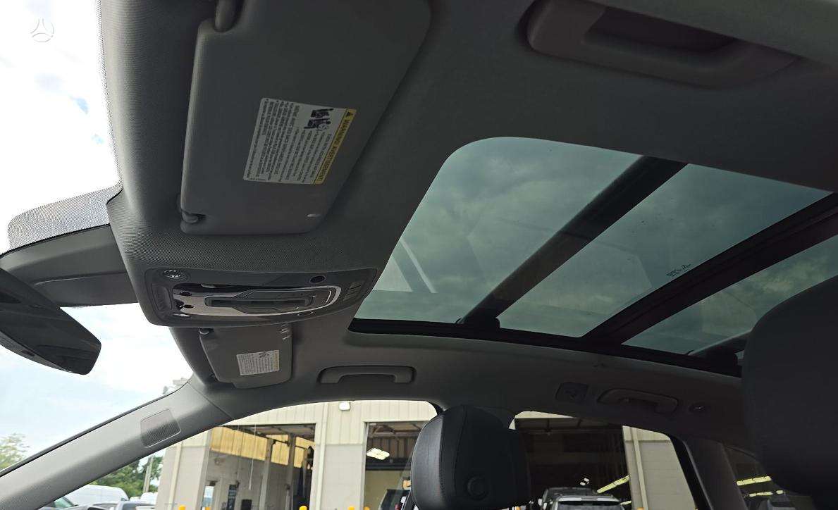 Audi Q5, 2.0 l., off-road / crossover