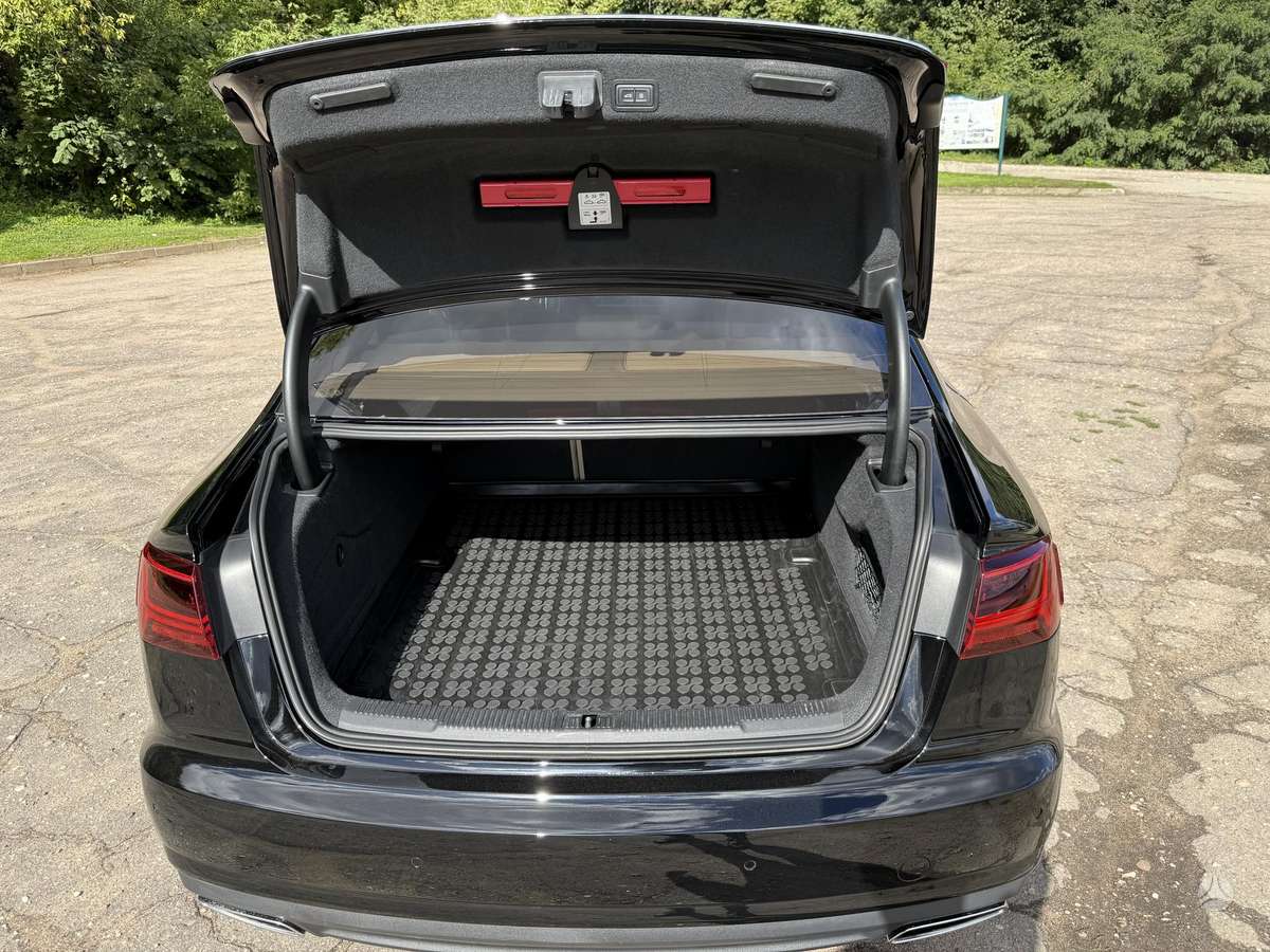 Audi A6, 2.0 l., Седан
