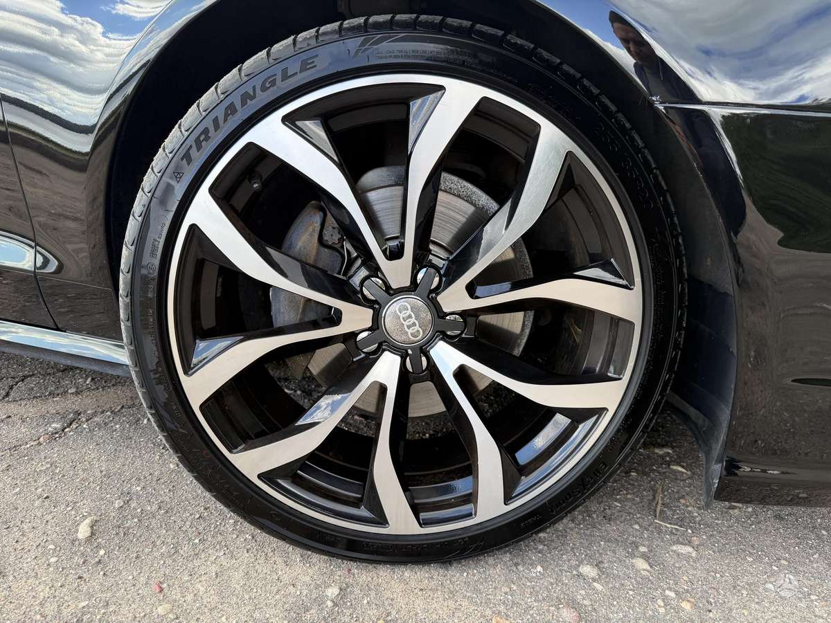 Audi A6, 2.0 l., Седан