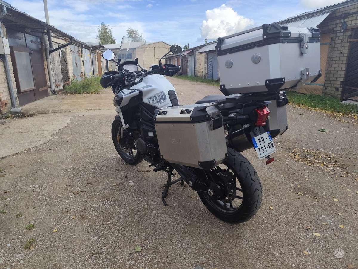Triumph Tiger 1215cc, enduro / adventure