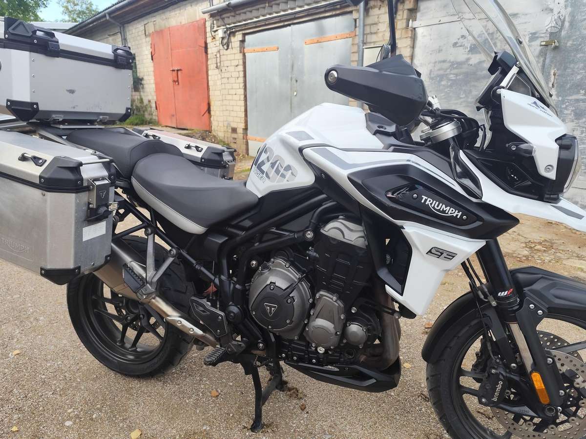 Triumph Tiger 1215cc, enduro / adventure