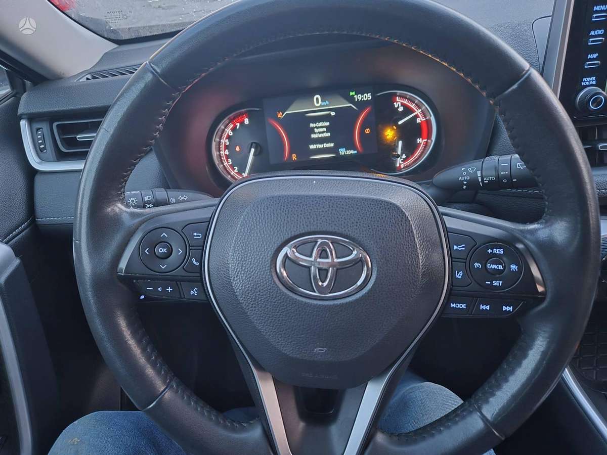 Toyota RAV4 - 8