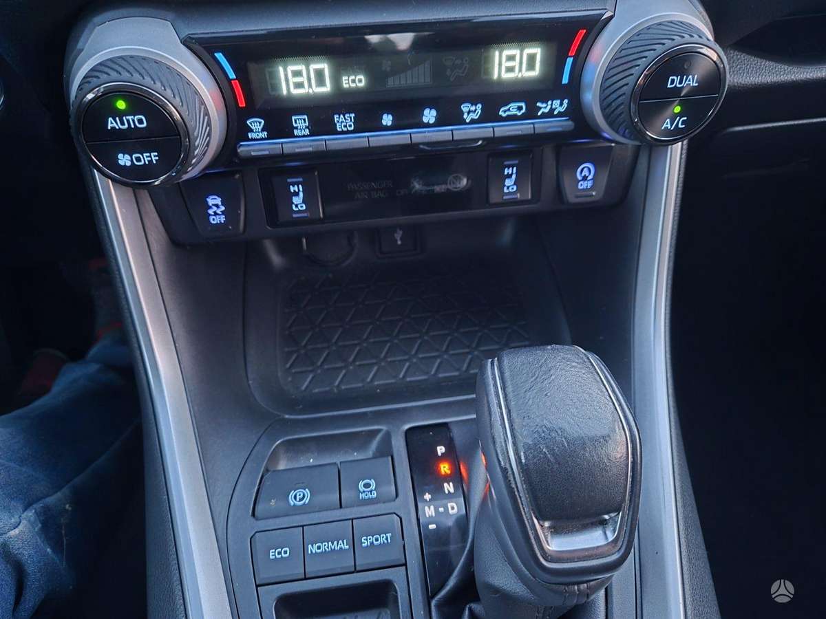 Toyota RAV4 - 9