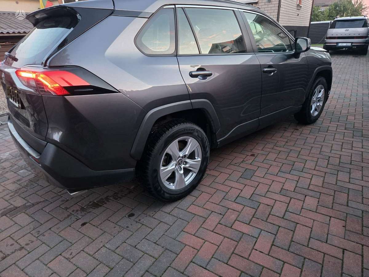 Toyota RAV4 - 3