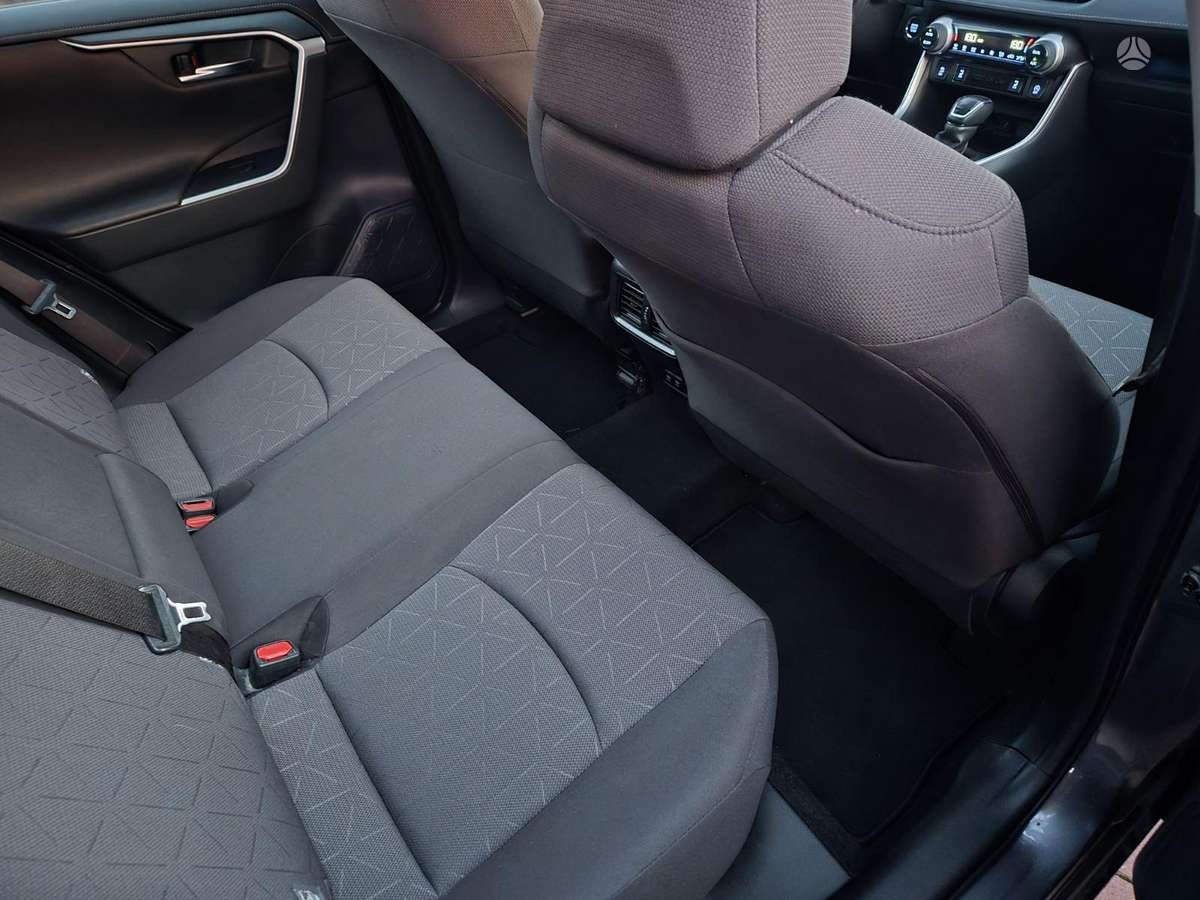 Toyota RAV4 - 11
