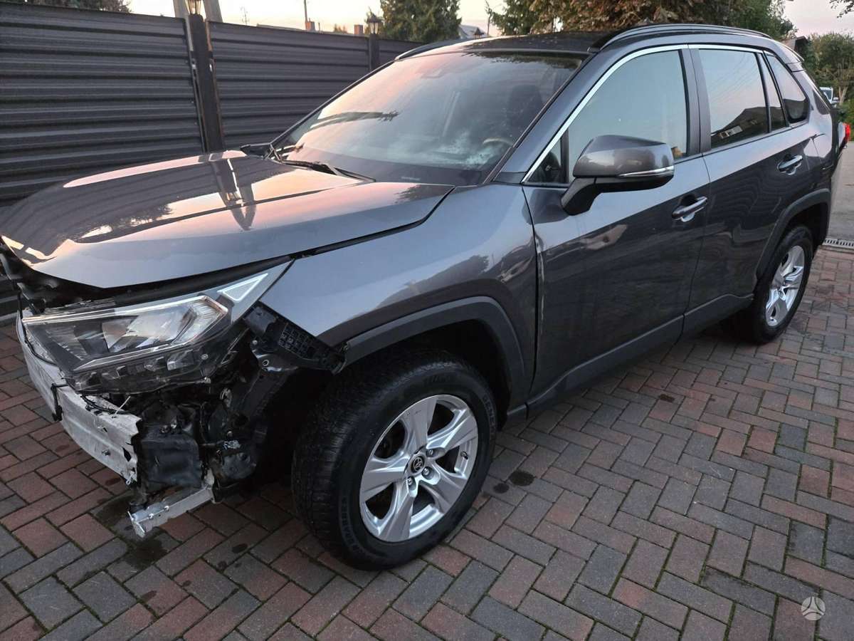 Toyota RAV4 - 1