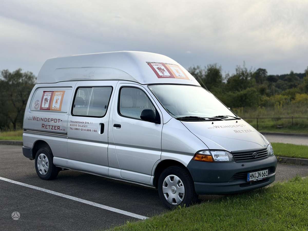 Toyota Hiace - 1