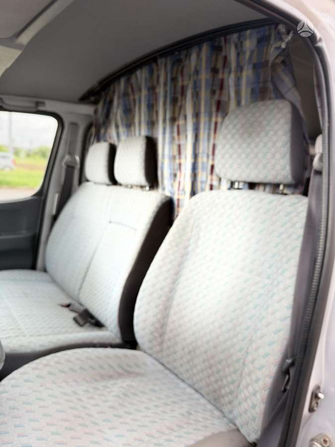 Toyota Hiace - 11