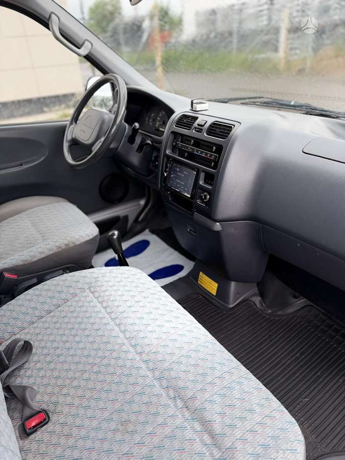 Toyota Hiace - 12