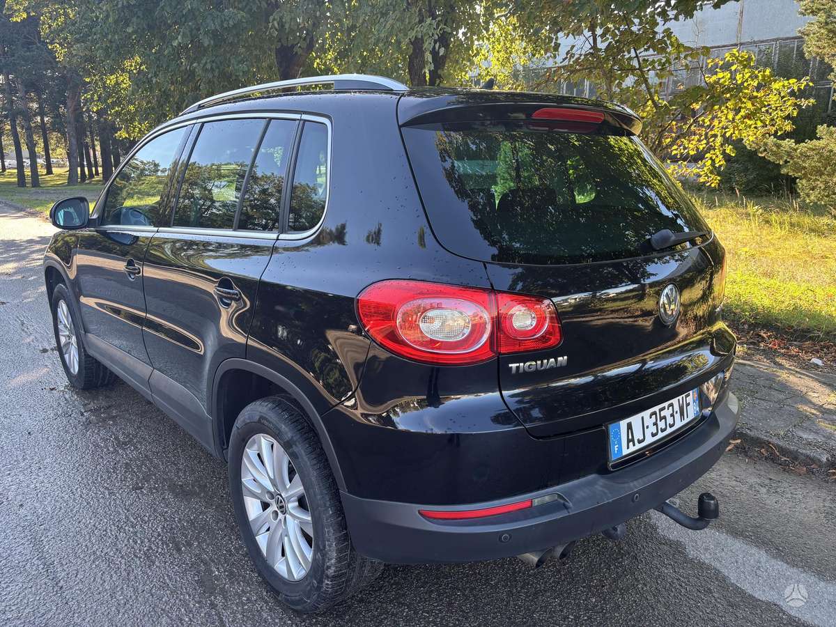 Volkswagen Tiguan - 5