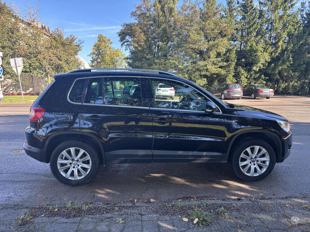 Volkswagen Tiguan - 8