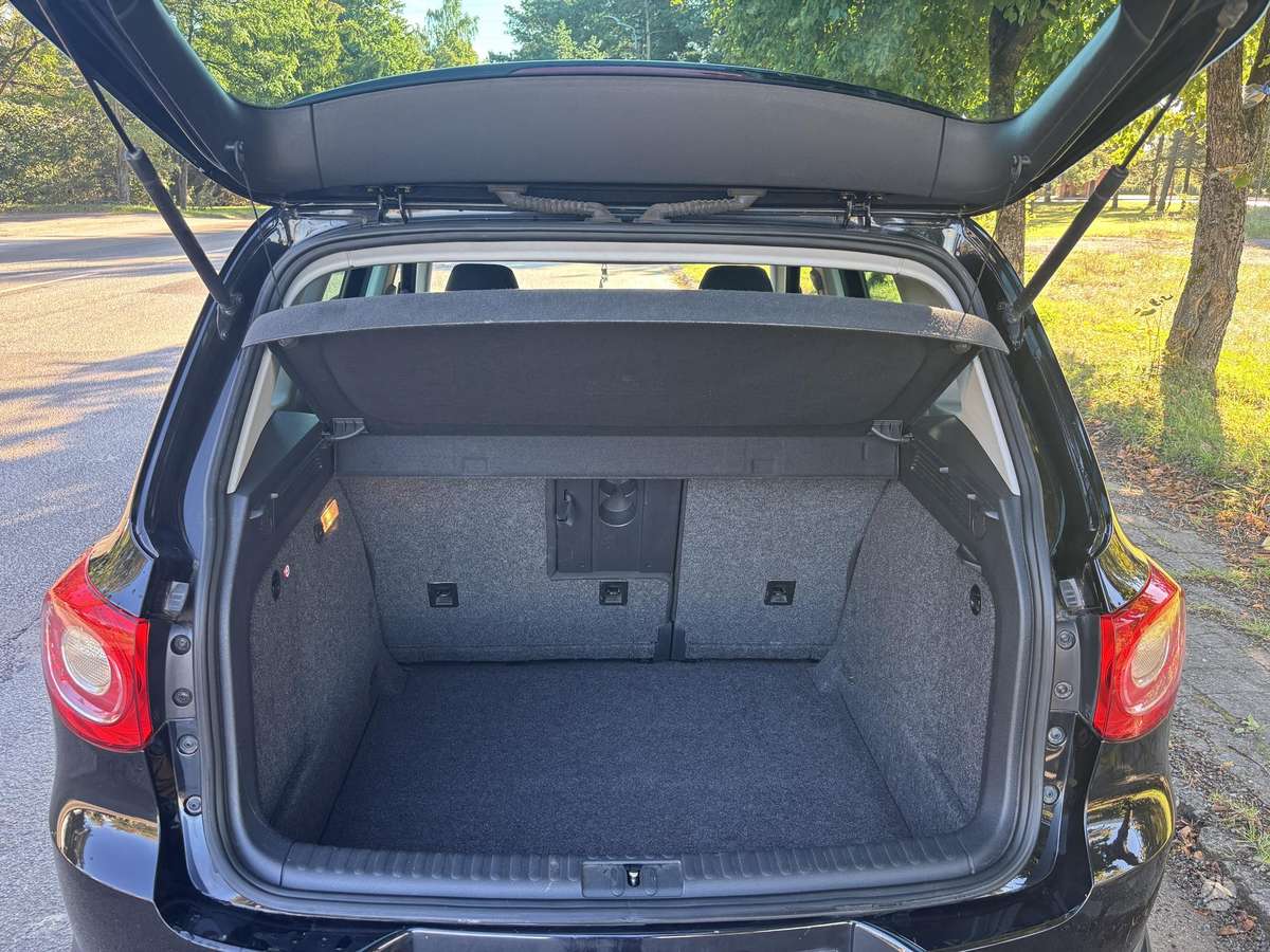 Volkswagen Tiguan - 9