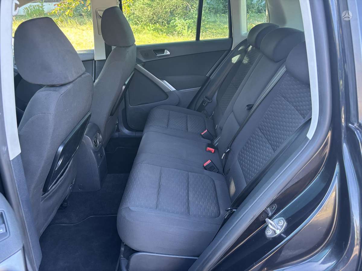 Volkswagen Tiguan - 10