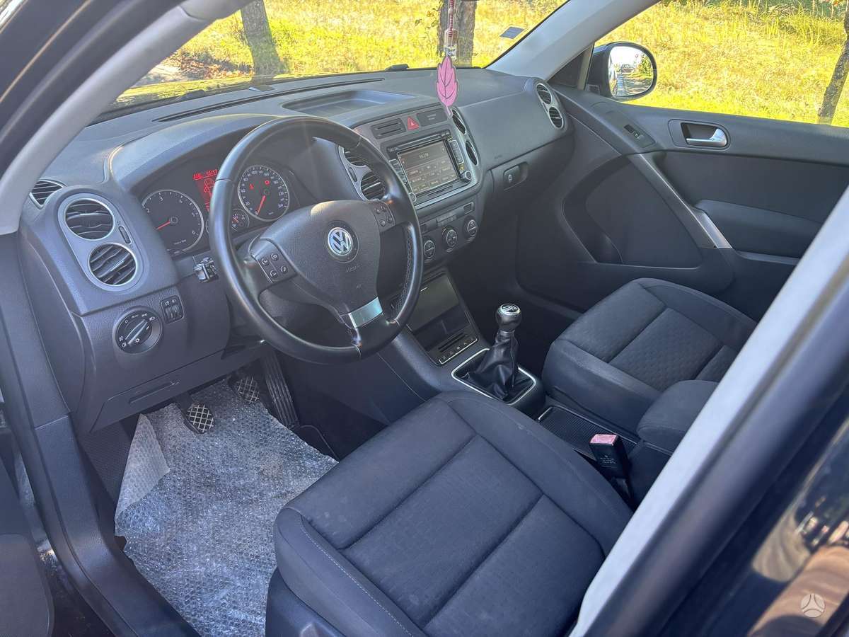 Volkswagen Tiguan - 12