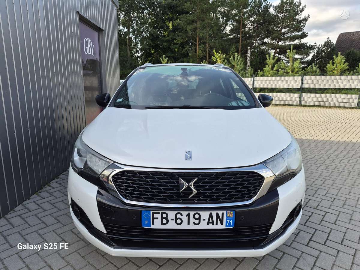 Citroen DS4, 1.2 l., hatchback