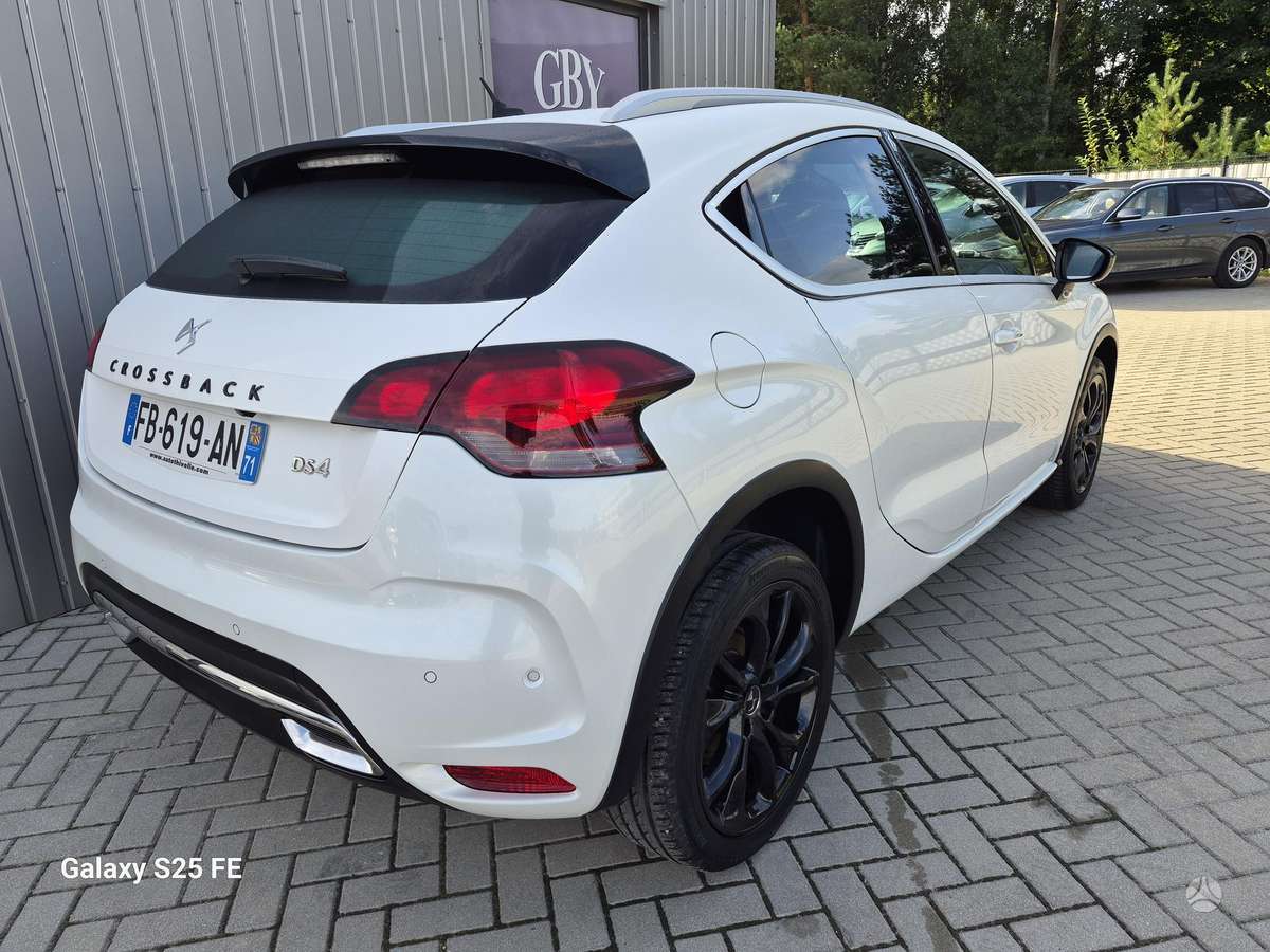 Citroen DS4, 1.2 l., hatchback