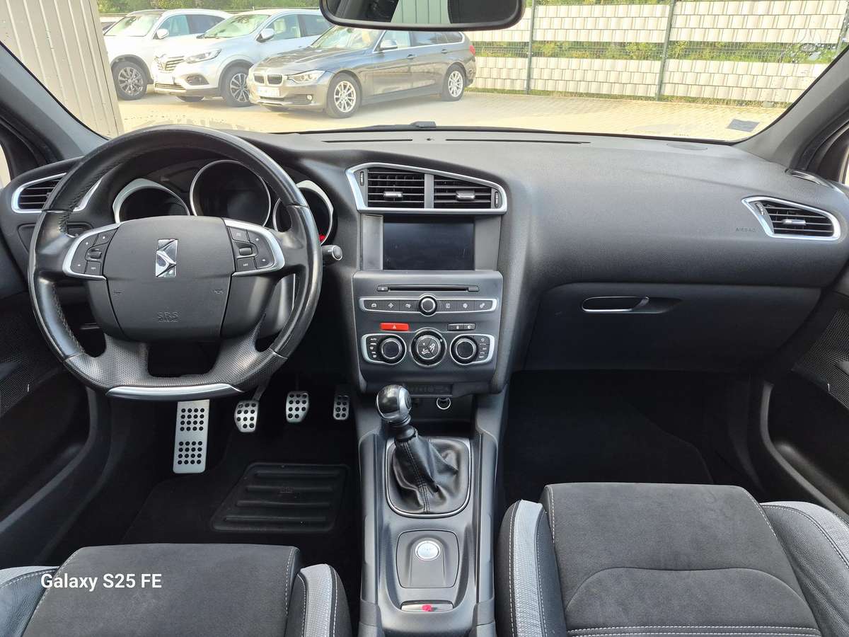 Citroen DS4, 1.2 l., hatchback