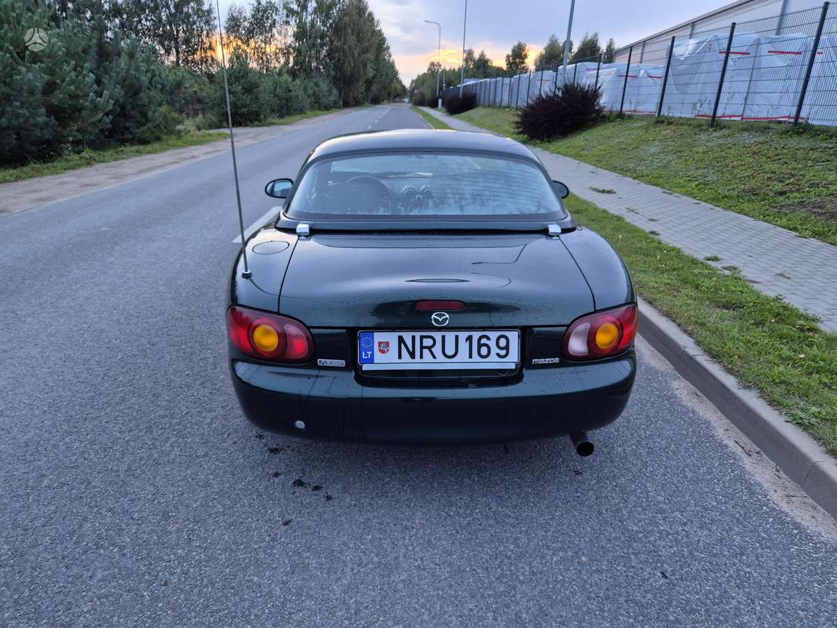 Mazda MX-5, 1.8 l., convertible