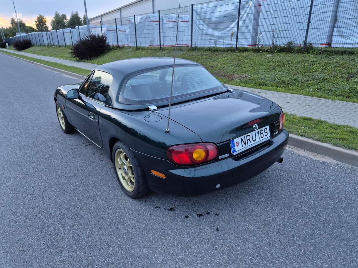Mazda MX-5, 1.8 l., convertible