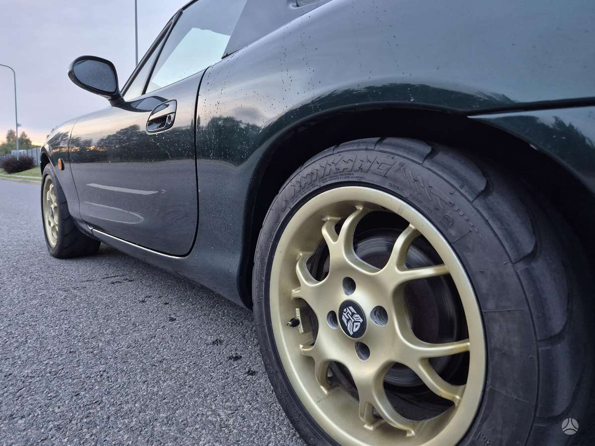 Mazda MX-5, 1.8 l., convertible