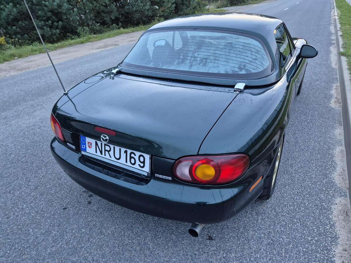 Mazda MX-5, 1.8 l., convertible