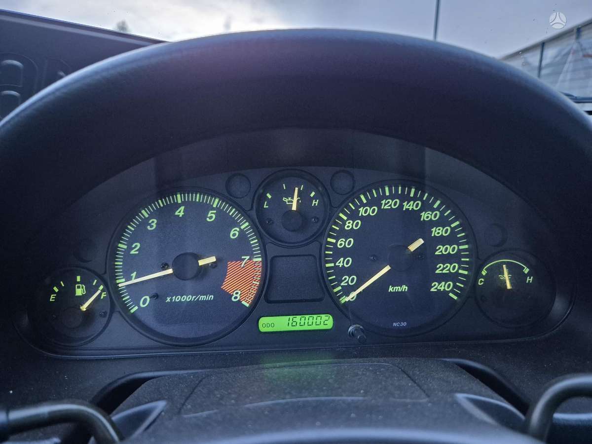 Mazda MX-5, 1.8 l., convertible