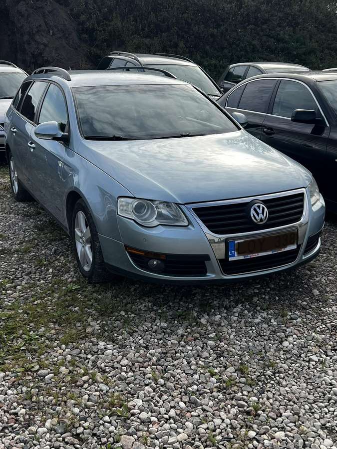 Volkswagen Passat - 2