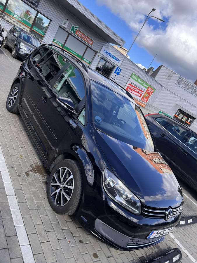 Volkswagen Touran - 4