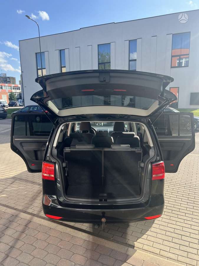 Volkswagen Touran - 9