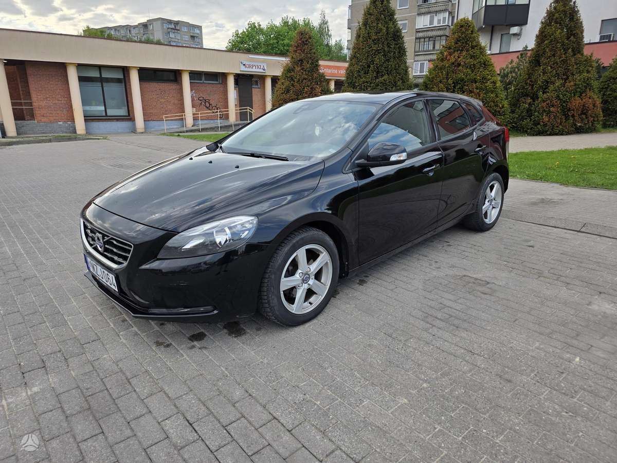 Volvo V40, 2.0 l., hatchback