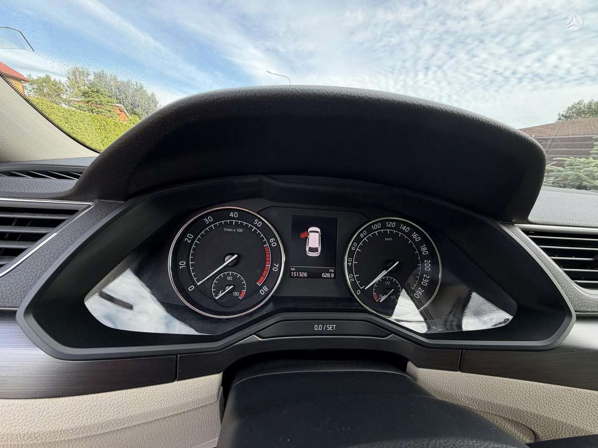 Škoda Superb - 8