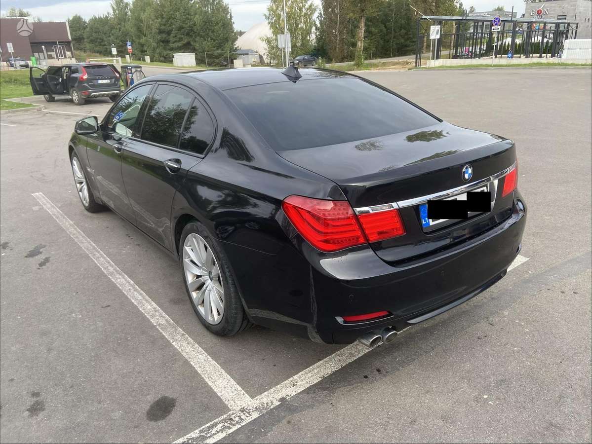 BMW 730, 3.0 l., Седан