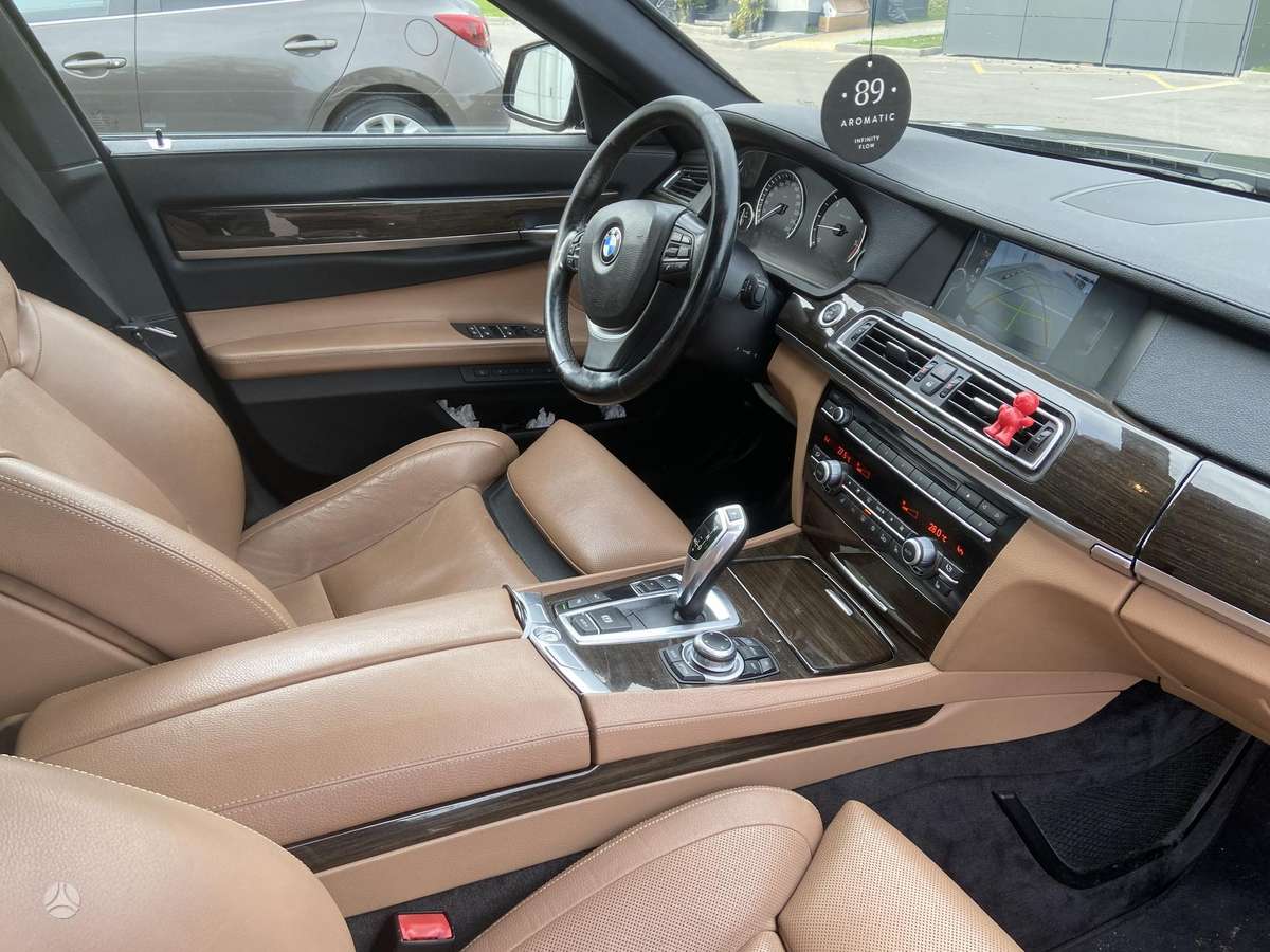 BMW 730, 3.0 l., Седан