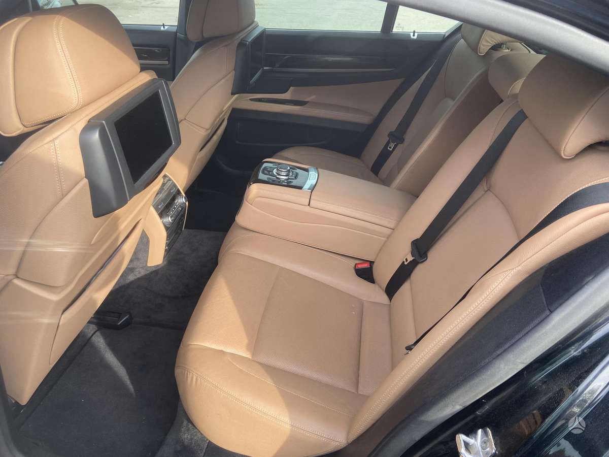 BMW 730, 3.0 l., Седан