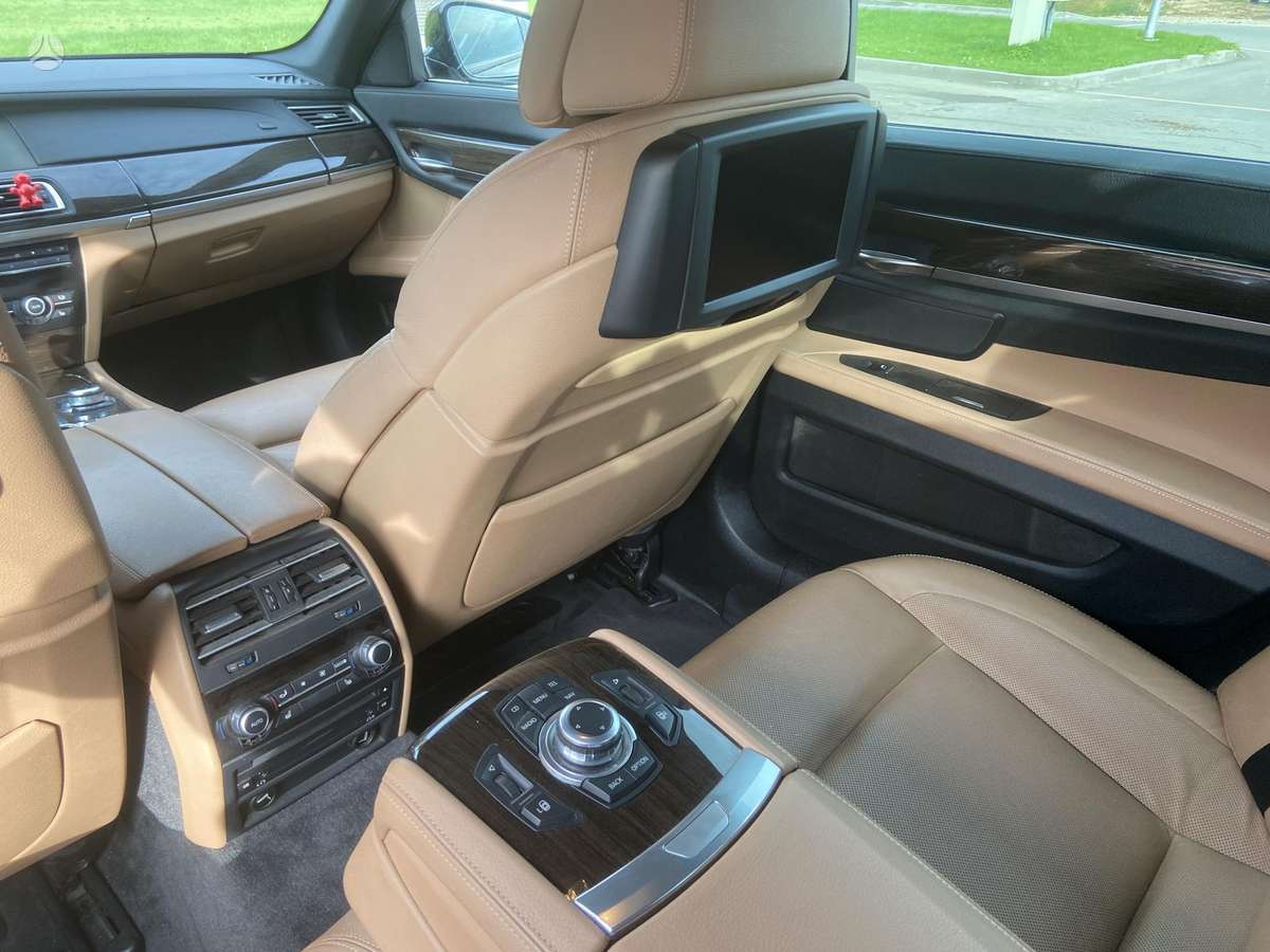 BMW 730, 3.0 l., Седан