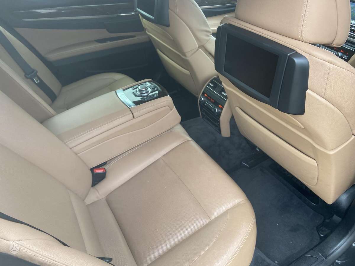 BMW 730, 3.0 l., Седан