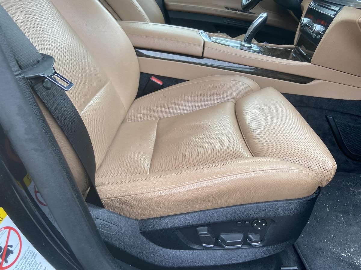 BMW 730, 3.0 l., Седан