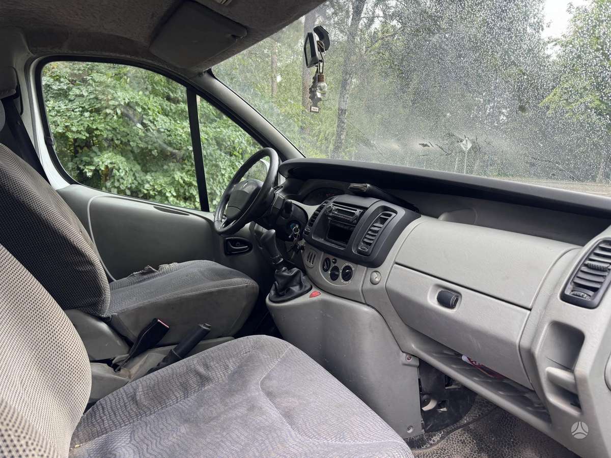 Renault Trafic - 11