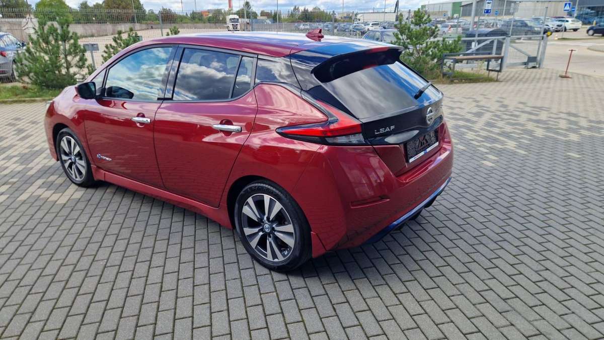Nissan Leaf, Хэтчбек